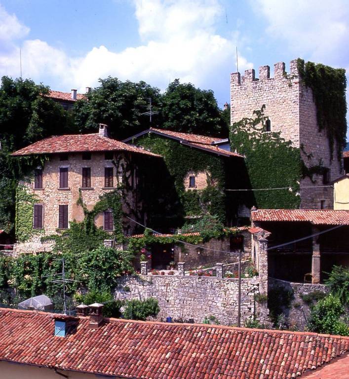 Castello Di Grumello Grumello Del Monte Visit Italy