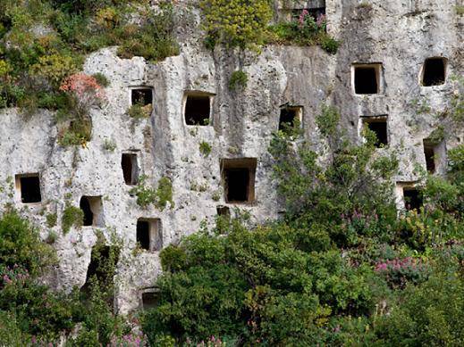 Necropoli Pantalica - Sortino - Visit Italy