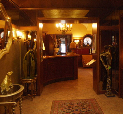 Entrada, Hotel Royal Superga