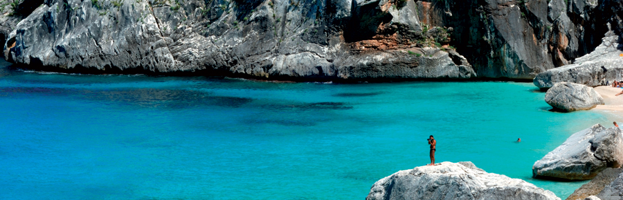 Il mare blu e cristallino della Sardegna