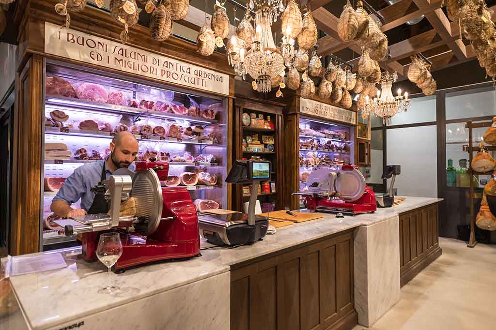 Emilia Romagna, Bologna, bottega del centro