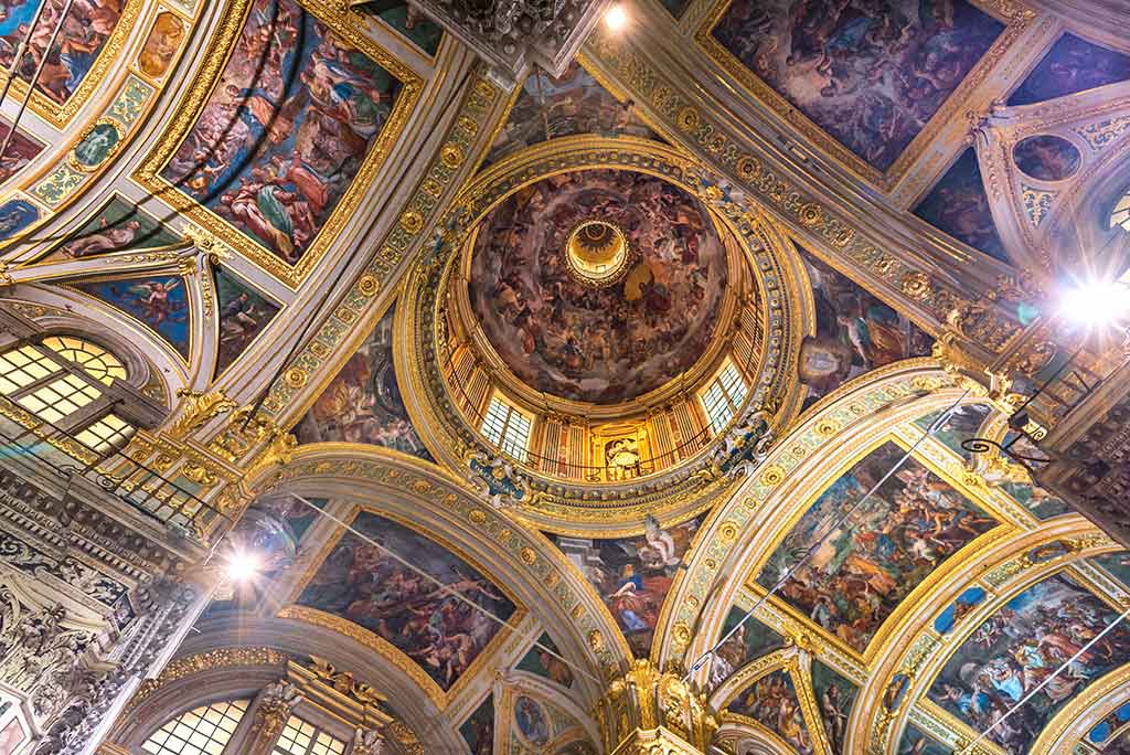 liguria, Genova, interni della chiesa di Sant'Ambrogio