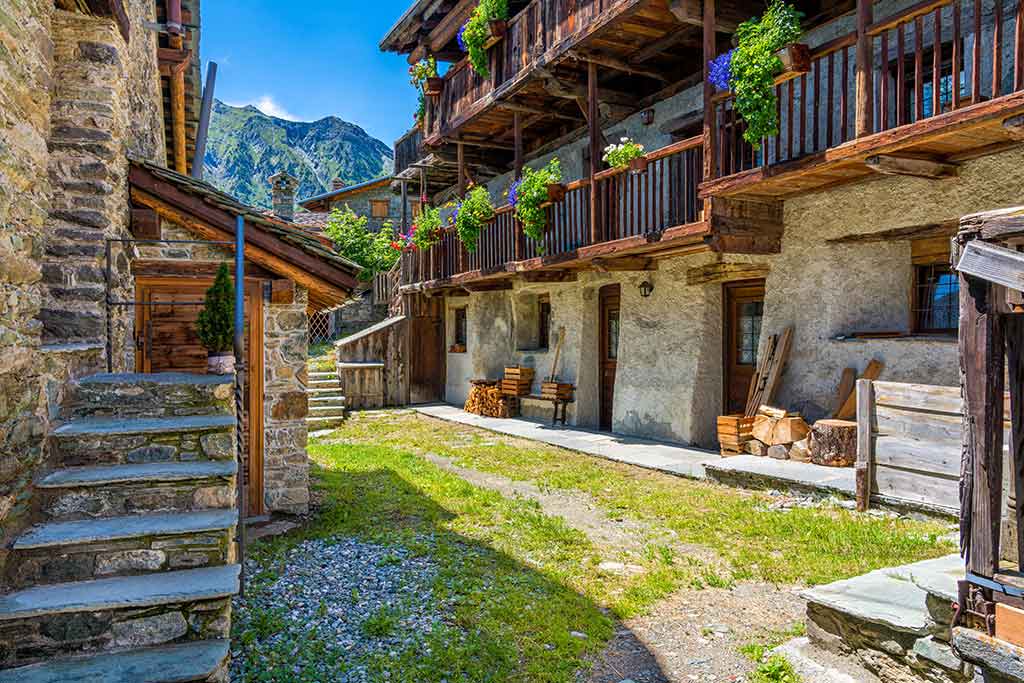 Antagnod im Val d'Ayas, typische Häuser