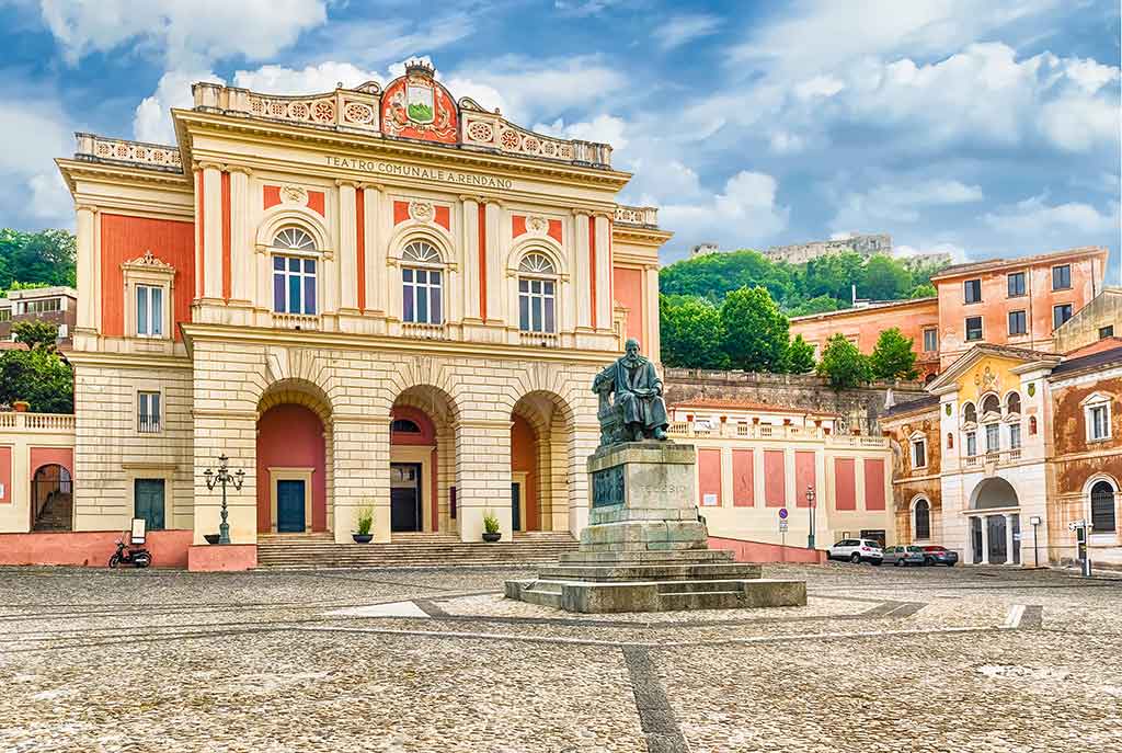 Cosenza, Piazza XV Marzo, Statue of Bernardino Telesio and the Rendano Theatre