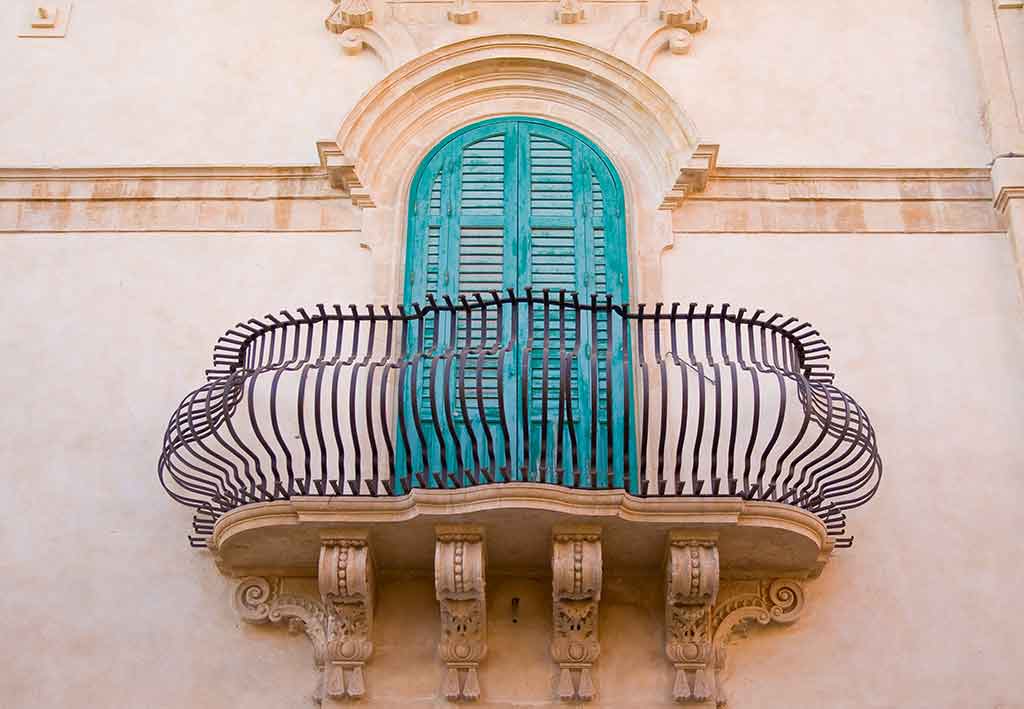 Dettaglio di un edificio storico di Ragusa