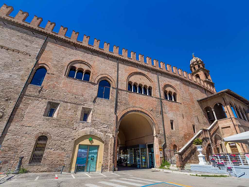 Faenza, Piazza del Popolo