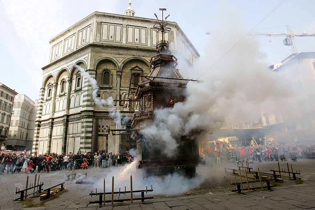 Firenze, scoppio del carro