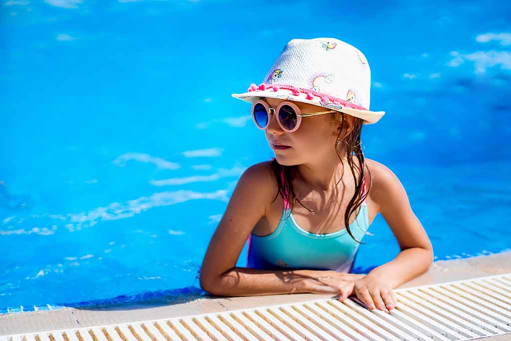 Lido di Camaiore, swimming in the pool