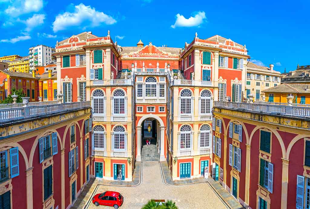 Ligurien, Genua, Hof des Königspalastes Ligurien, Genua, Hof des Königspalastes