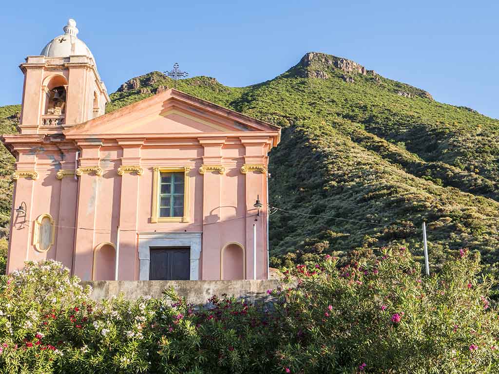 Malfa, Isole Eolie, la Chiesa di Sant'Anna