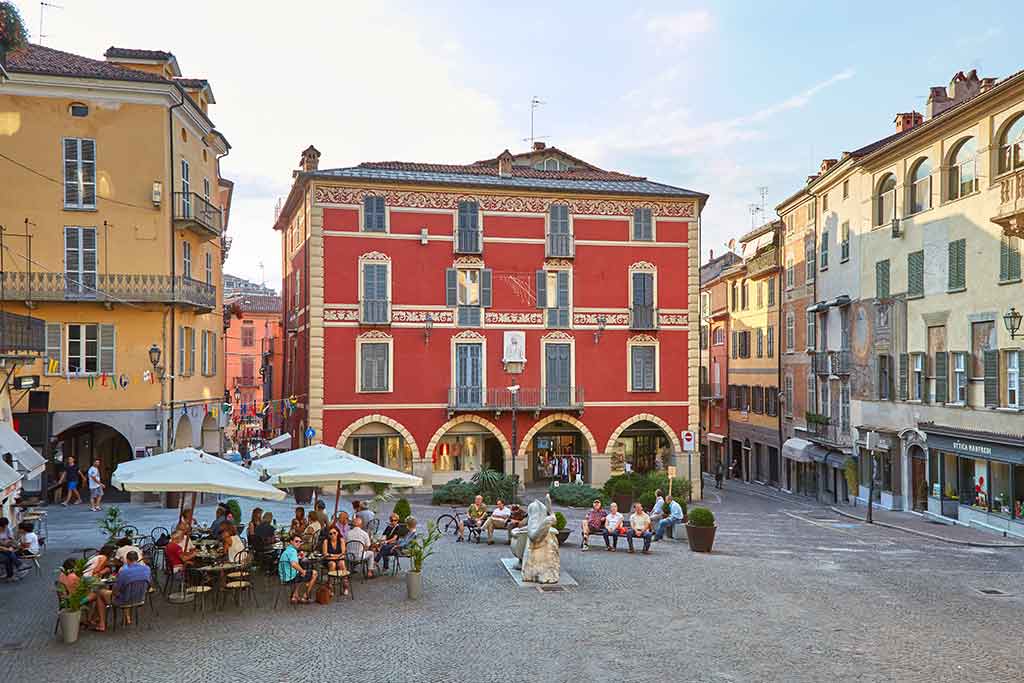 Mondovì, Cuneo, Piazza Moro