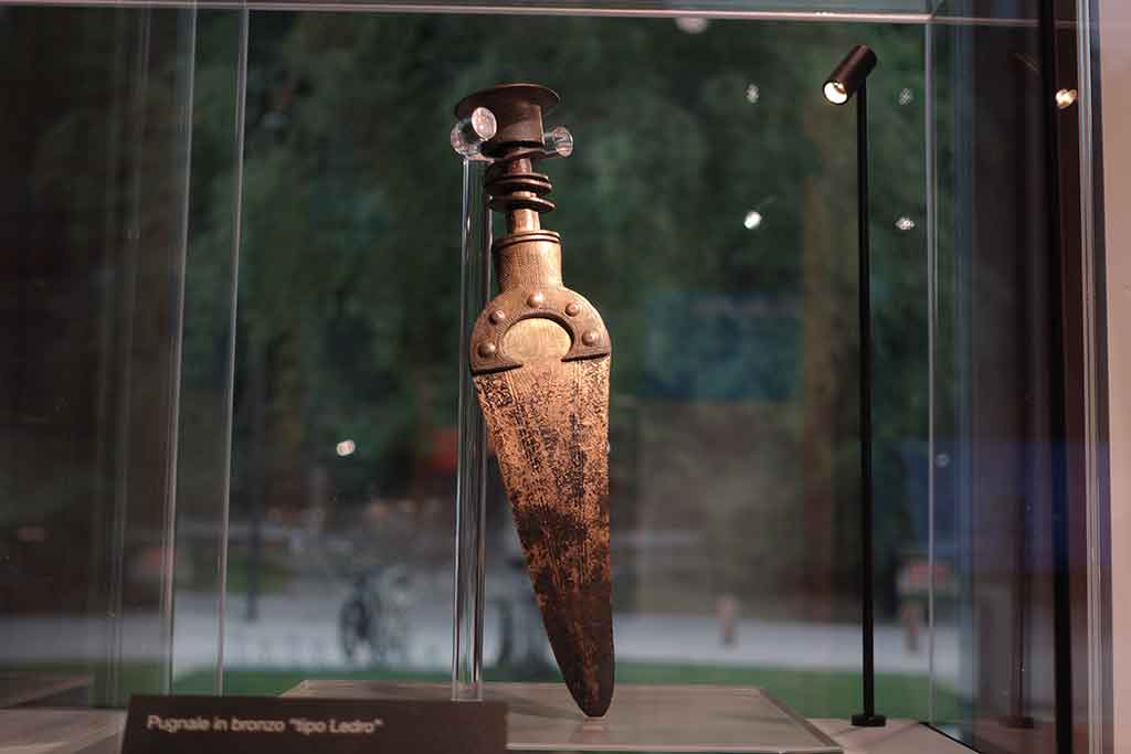 Daga expuesta en el museo de pilotes de Molina di Ledro