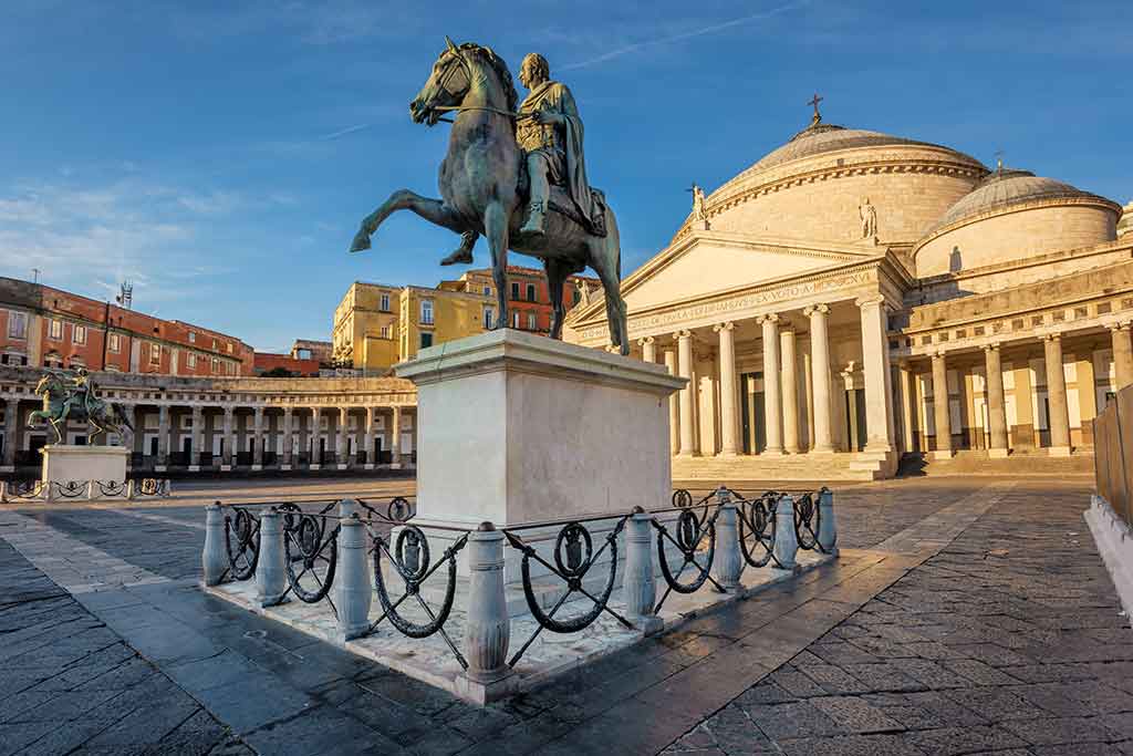 Naples, Piazza del Plebiscito Naples, Piazza del Plebiscito