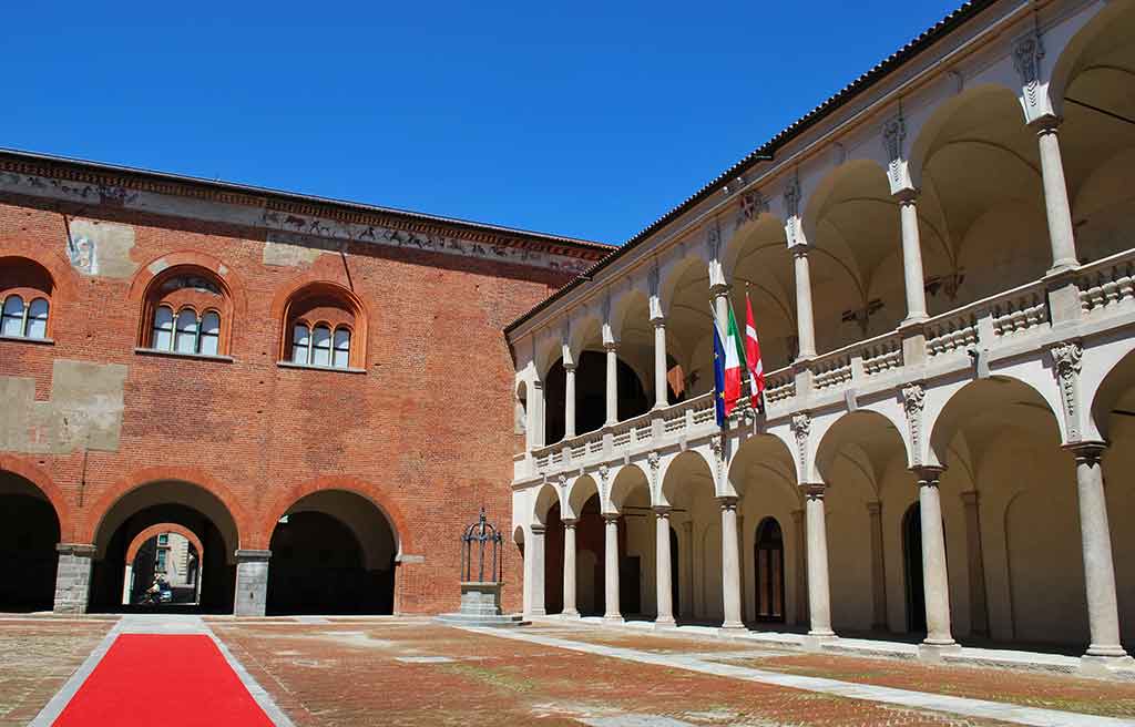 Novara, il cortile Broleto