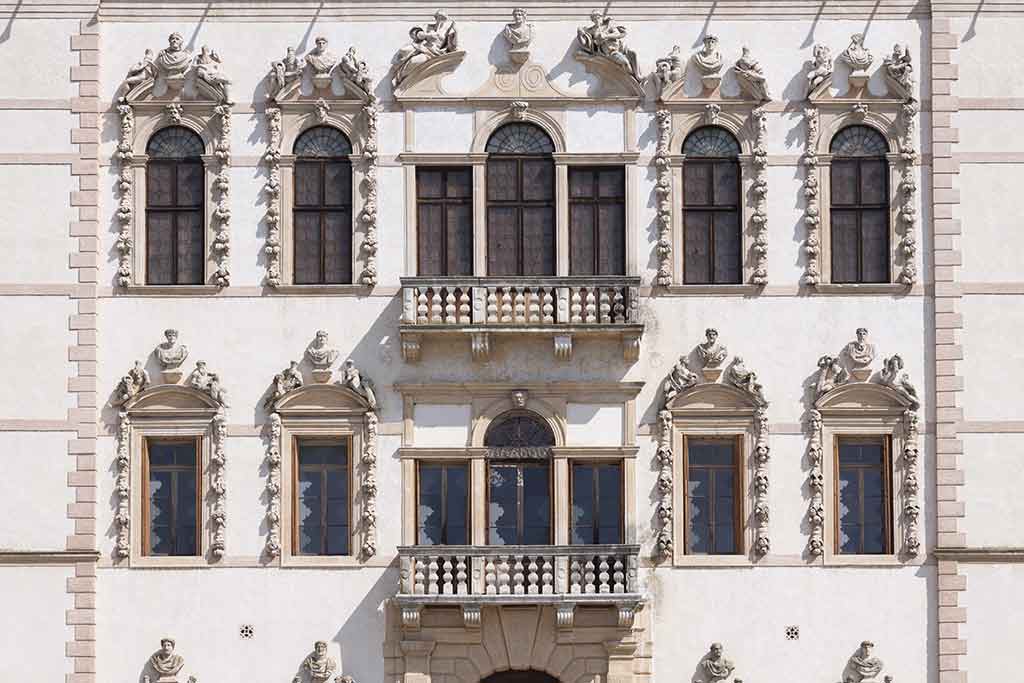 Padova facciata di Villa Contarini, progetto attribuito all'arch. Palladio