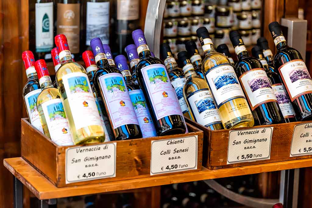 San Gimignano, tienda de vinos en el centro