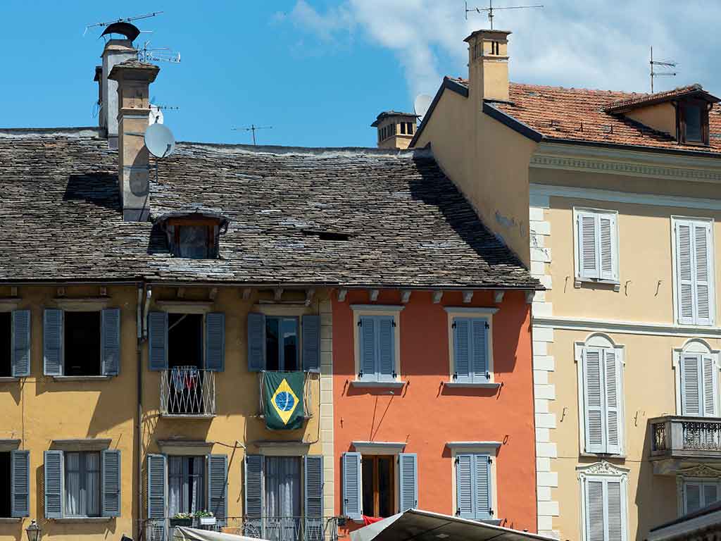 Homes in Domodossola with typical losa roofs