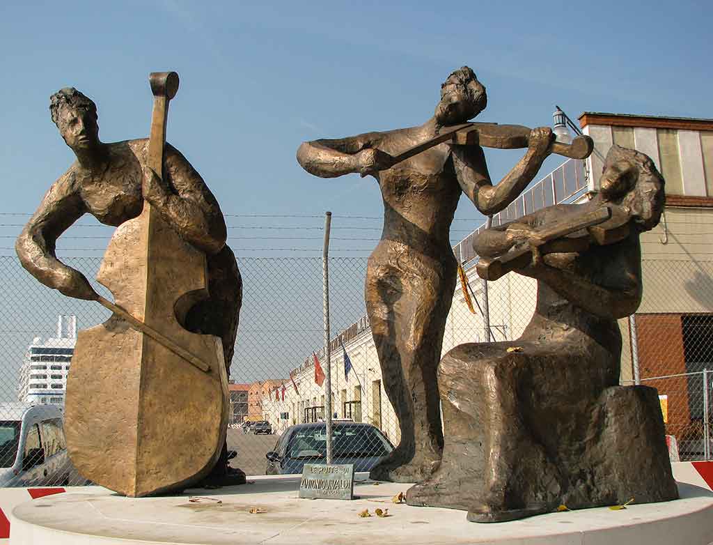Venezia, Gianni Arico, statue di bronzo, celebrazione del barocco musicale veneziano