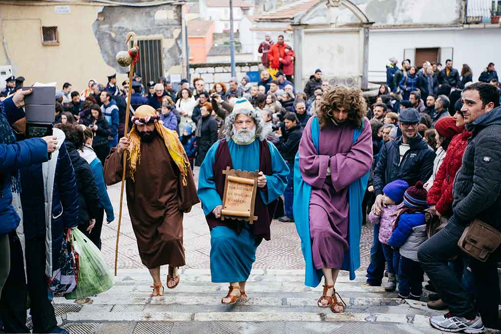 Via crucis rappresentazione vivente a Barile