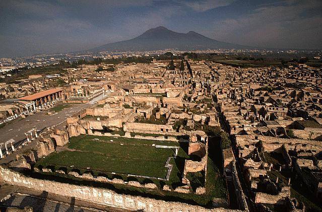 Photos And Images Of Pompei Visititaly